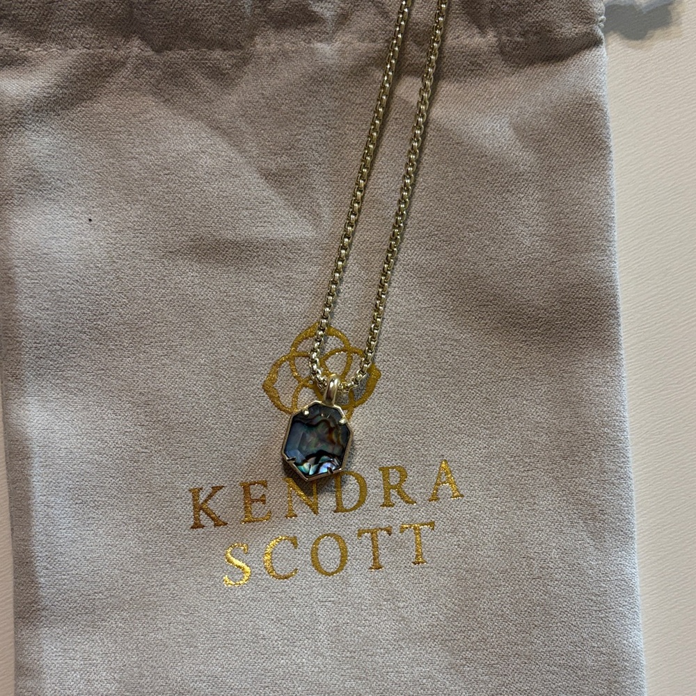 Kendra Scott Iridescent Teo Pendant Necklace